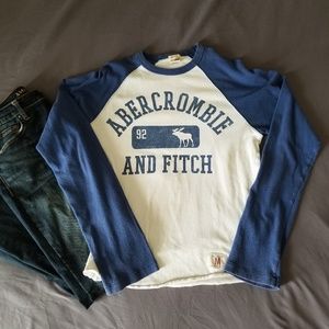 🚨 Abercrombie & Fitch Long-sleeve Shirt